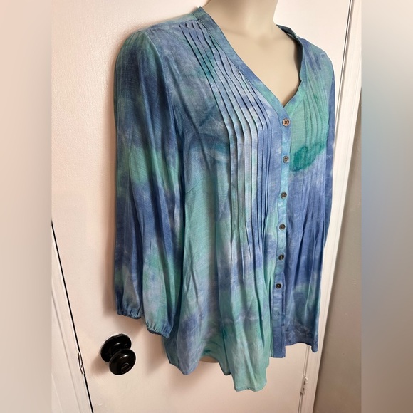 Women's watercolor long sleeve Button Up Blouse Pleated detailing 3X #1629 - Picture 2 of 10